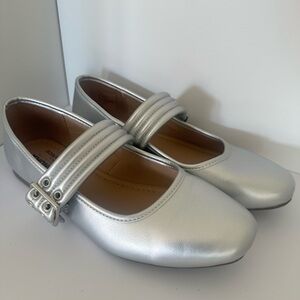 Elegant Silver Women's Flats